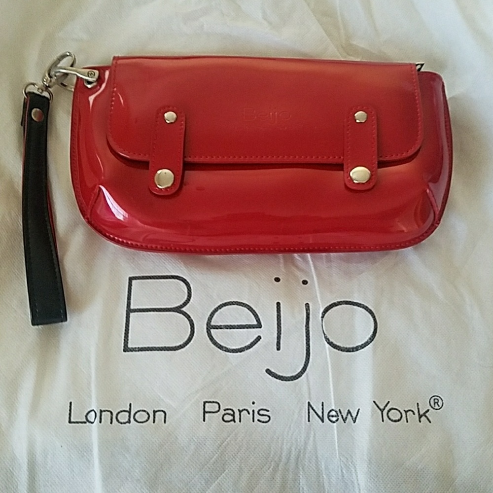 Red Beijo Clutch